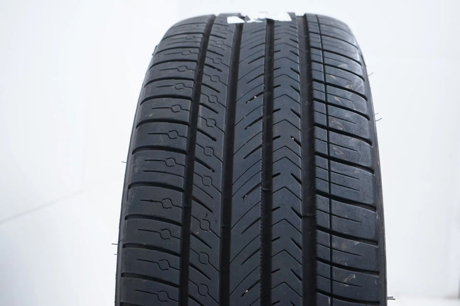 2 x All-weather tires, all-season tires, 255/45/19 inch Michelin DOT23