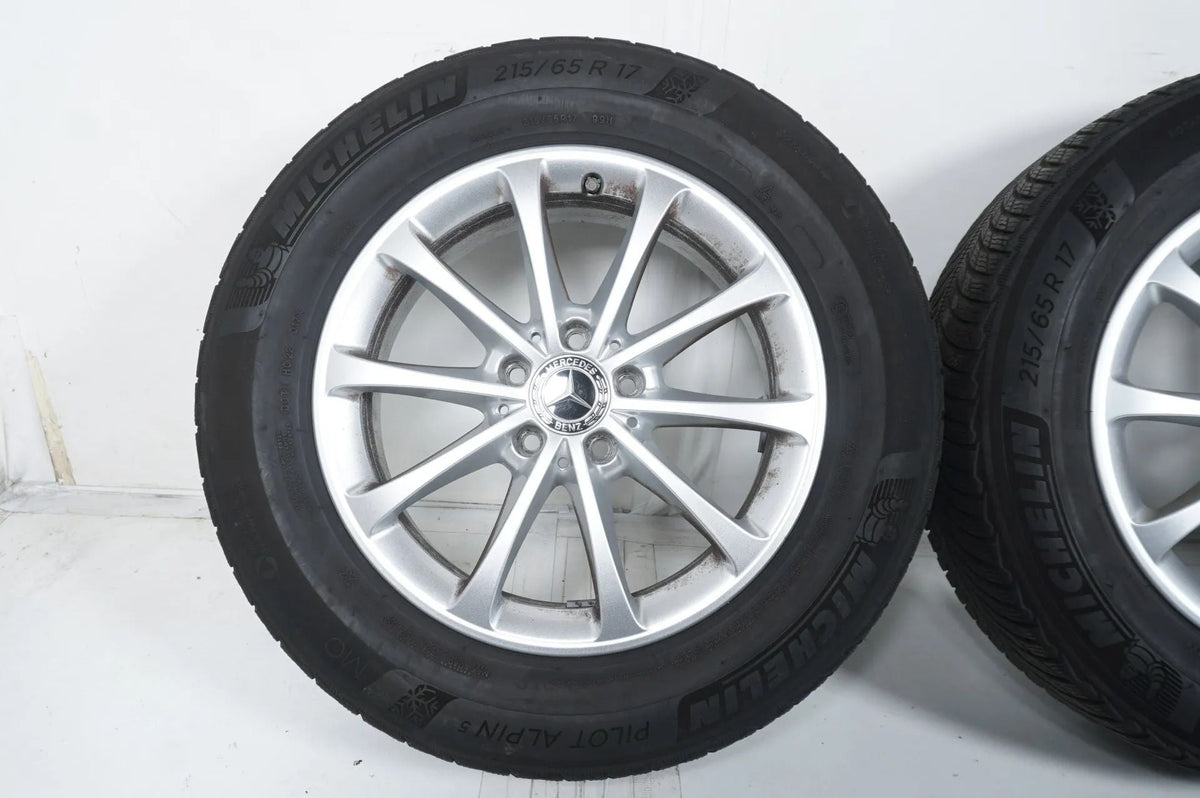 Mercedes GLA GLB H247 X247 Allwetterräder mit neuen Allwetterreifen 215 65 17 Zoll Detailansicht 4