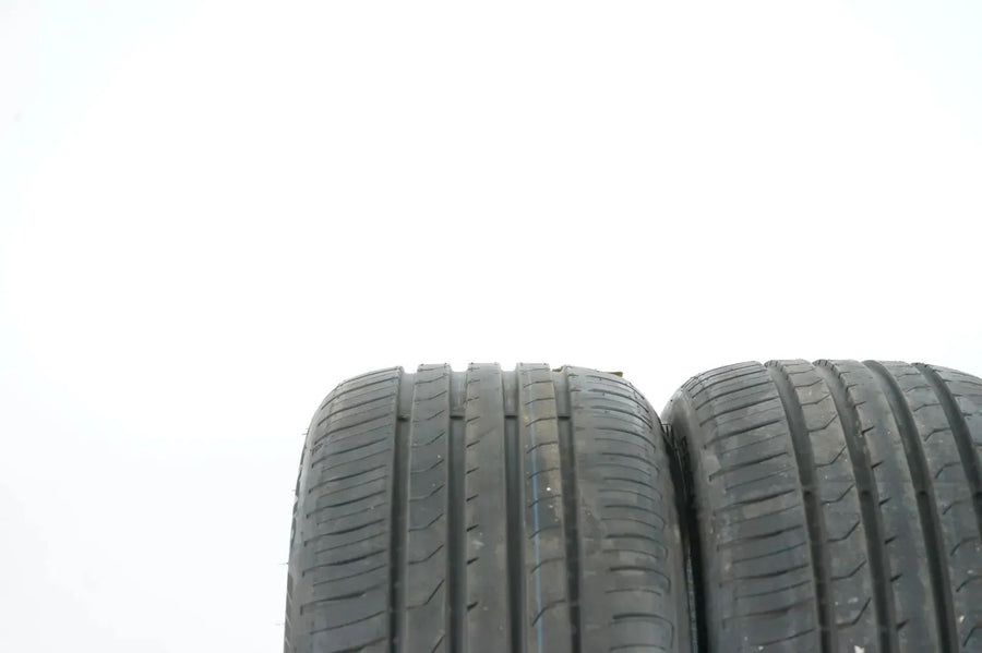 2 x pneus d'été Maxxis 225 40 R18 18 pouces DOT22 env. 7mm
