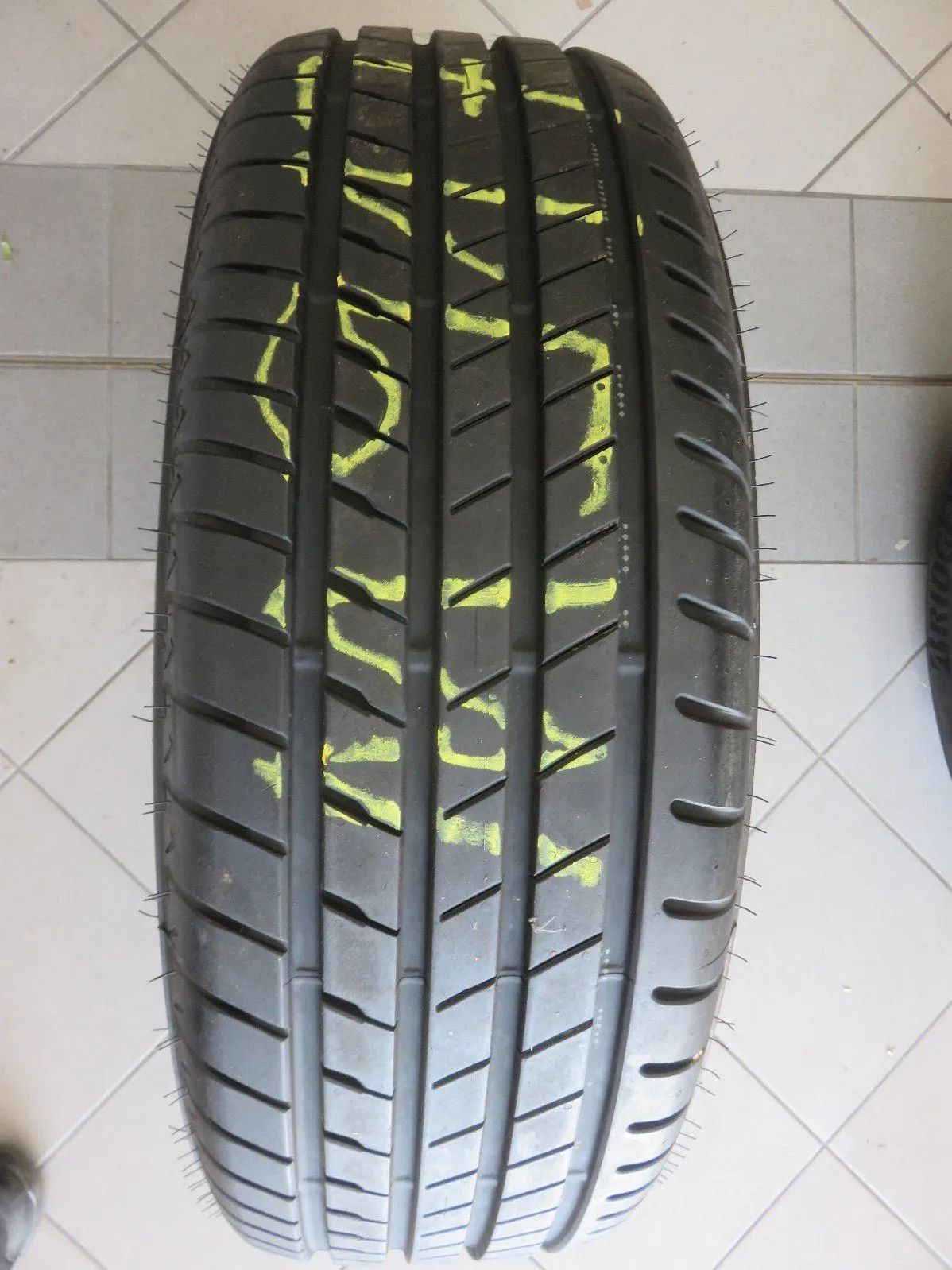 1 X 225 60 R18 104W pneumatico estivo Bridgestone Alenza 001 * RSC RFT RunFlat 8mm