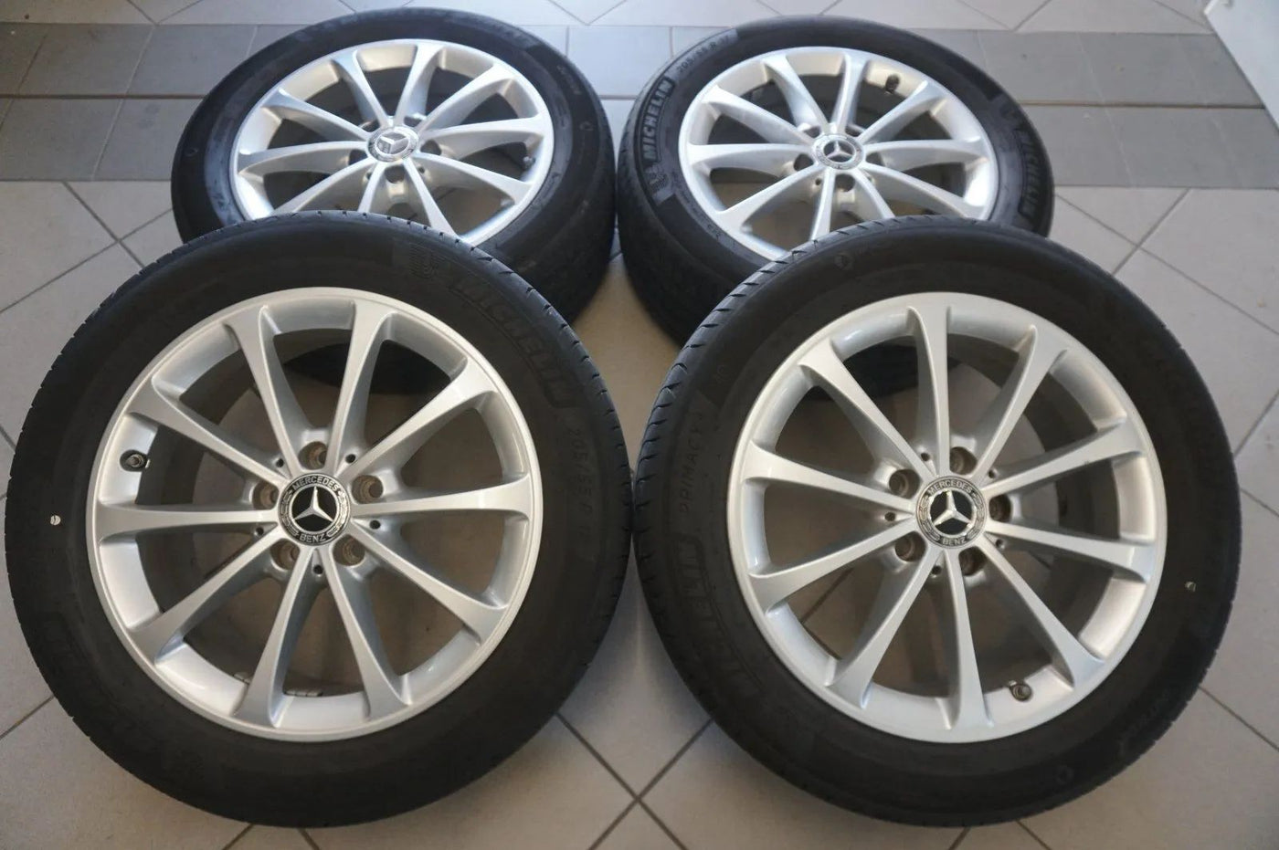 Jantes en alliage, roues complètes d'été, pneus d'été d'origine Mercedes Classe A W177 Classe B CLA