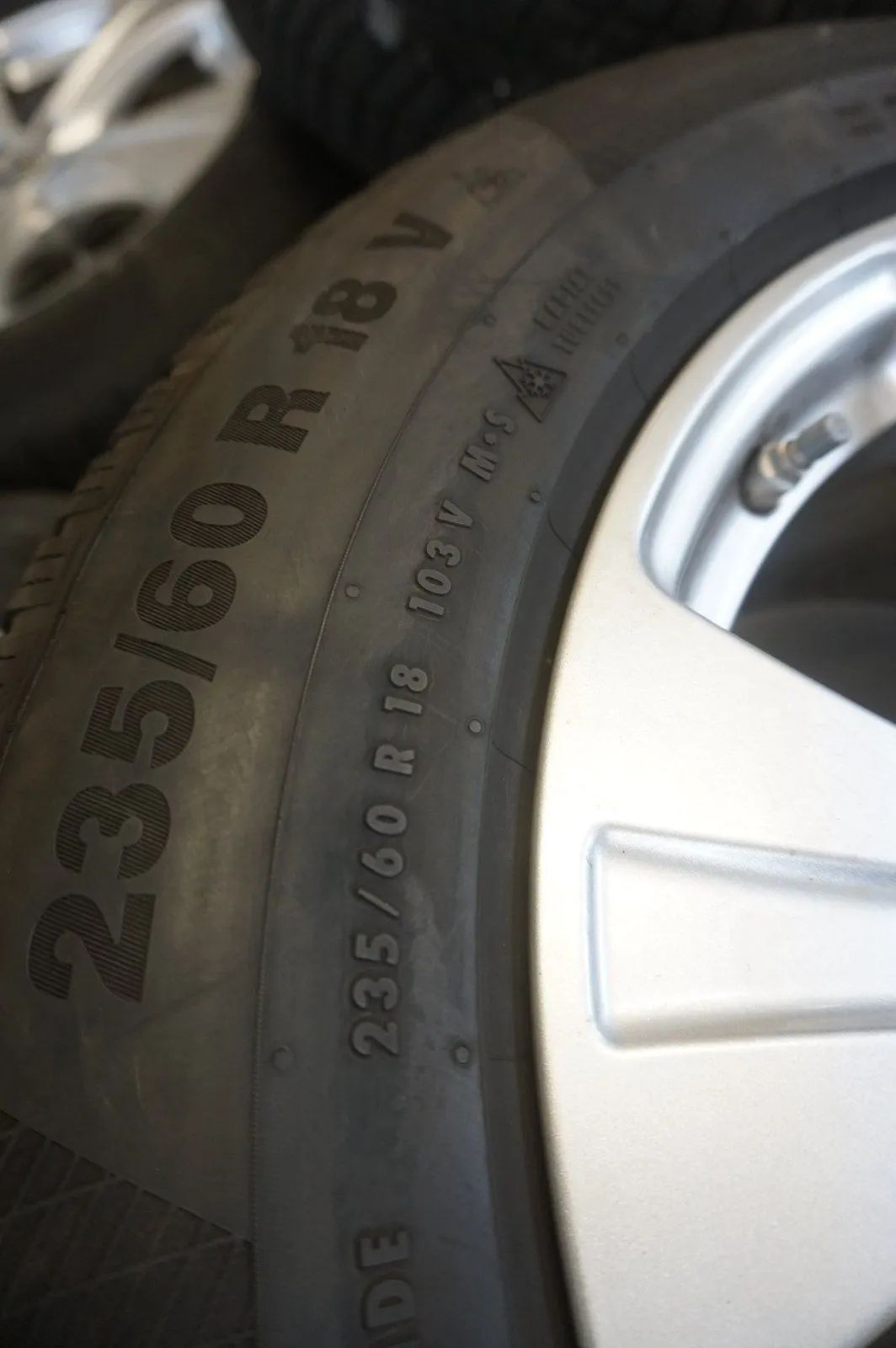 Original Mercedes GLC X253 W253 C253 Alufelgen Winterreifen 235 60 R18 Zoll 6mm Detailansicht 7