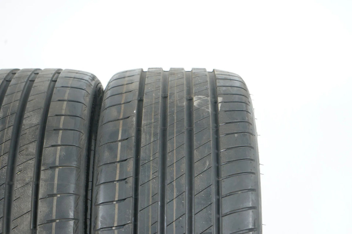 2 pneus été de démonstration Bridgestone 235/35/19 pouces DOT23 AO Detailansicht 5