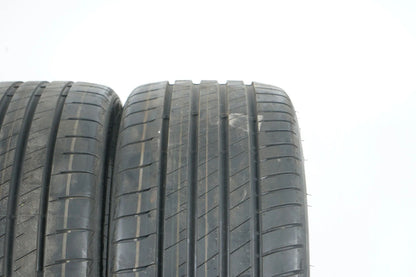 2 pneus été de démonstration Bridgestone 235/35/19 pouces DOT23 AO