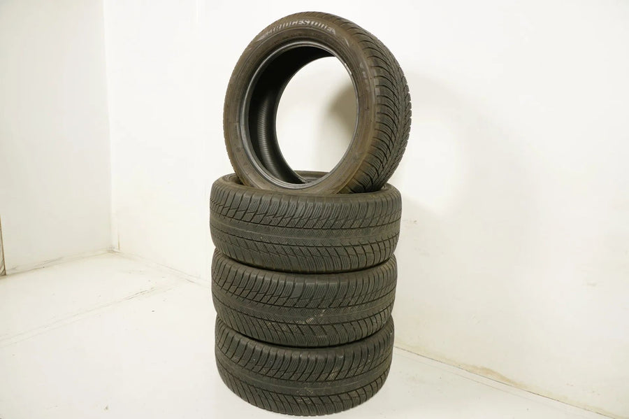 4 x Winterreifen Bridgestone 245 50 19 Zoll DOT18 Bmw* ca.4,5mm RFT