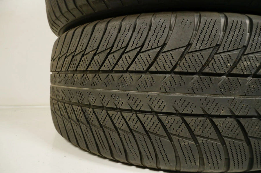 4 x Winterreifen Bridgestone 245 50 19 Zoll DOT18 Bmw* ca.4,5mm RFT