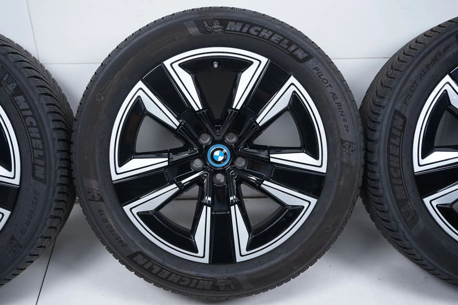BMW iX3 X3 G01 G02 G08 zimní pneumatiky zimní kola 245 50 19 palců