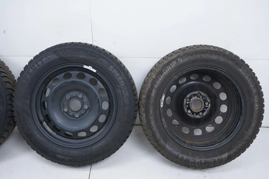 VW Volkswagen Golf 8 Winterreifen Winterräder 205 60 16 Zoll