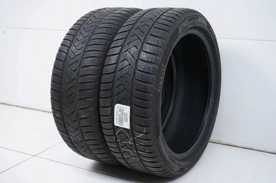 2 pneus hiver Pirelli 225/45 R18 pouces DOT21, profondeur de sculpture d'environ 4 mm MO RFT